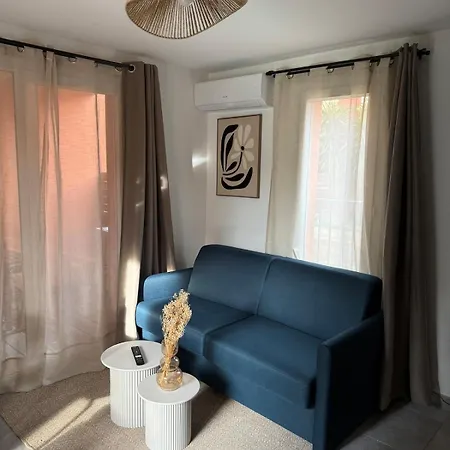 Rez-de-chaussee - Apartment