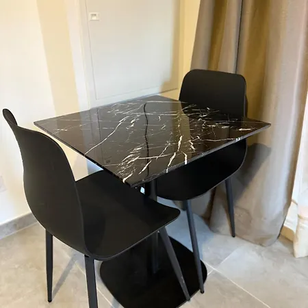 Rez-de-chaussee - Apartment
